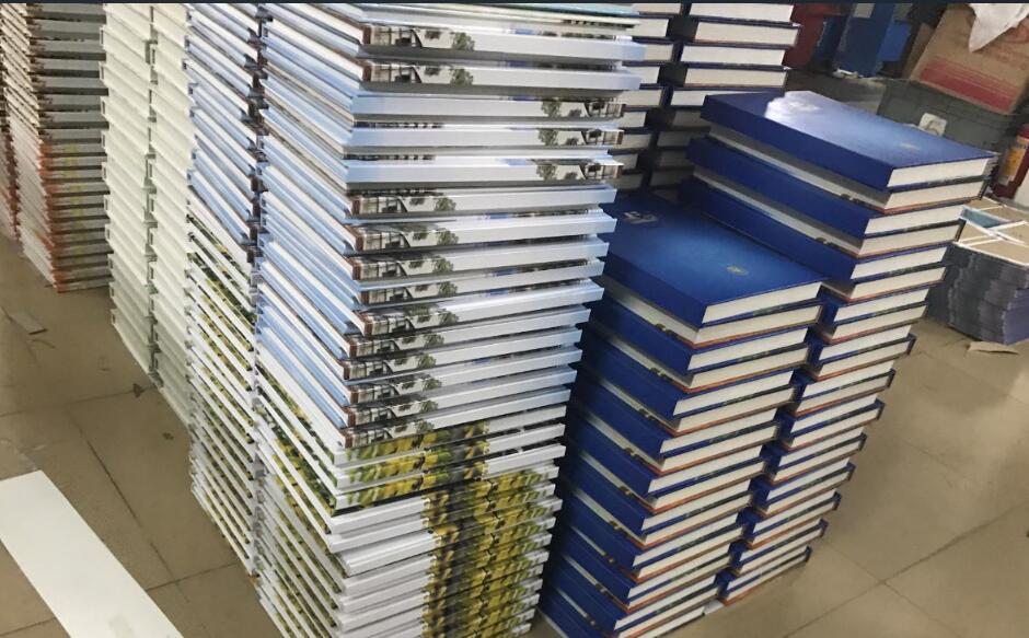 聚會紀念冊與集會紀念冊的區別